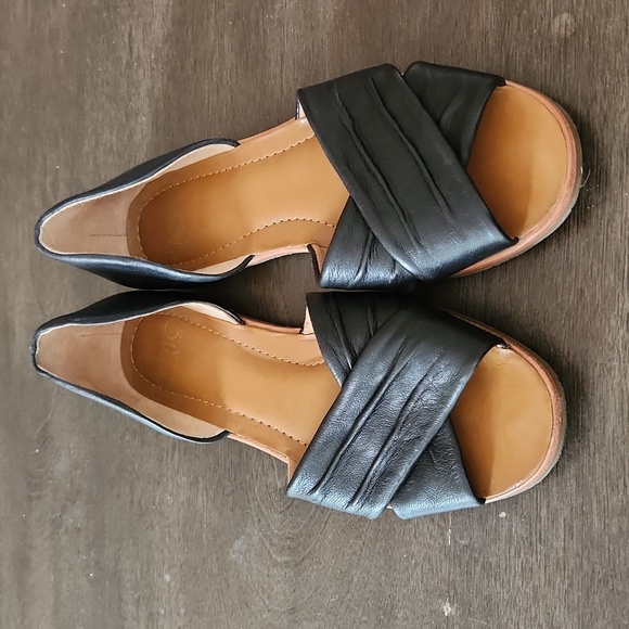 Sarto by Franco Sarto Sandals - Picture 1 of 10